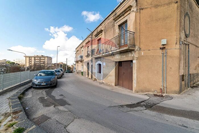 Casa bilocale in vendita in Via Ragusa, Caltagirone