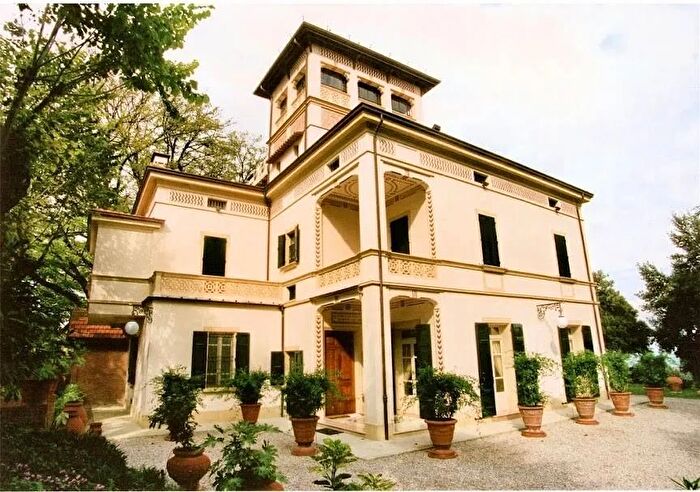 Casa con 15 locali in vendita in Via Felicione Dozza Bologna, Dozza