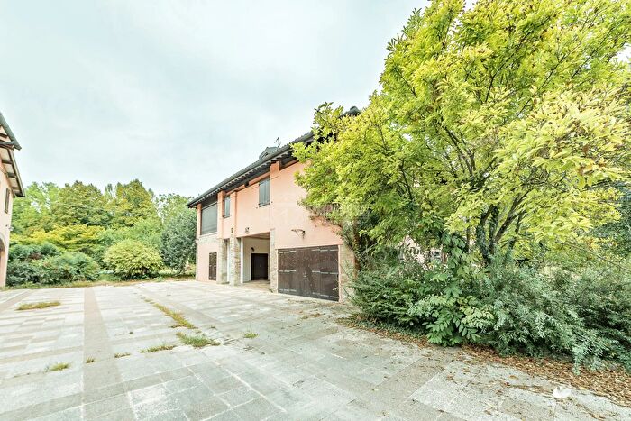 Casa con 18 locali in vendita in Via Modenese, San Cesario Sul Panaro