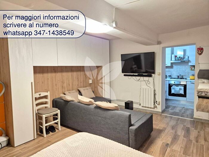 Appartamento monolocale in affitto in Borgo Emmo Valla, Centro Storico, Parma