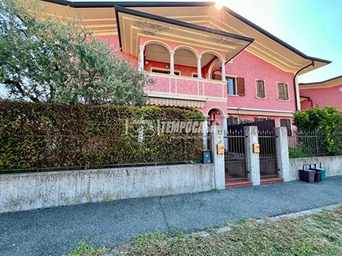 Appartamento trilocale in vendita in Travagliato