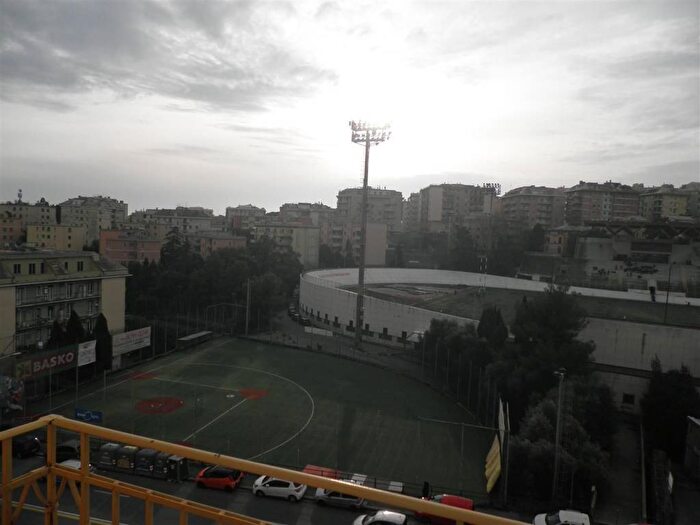 Appartamento trilocale in affitto in Via Borgoratti, Borgoratti, Genova