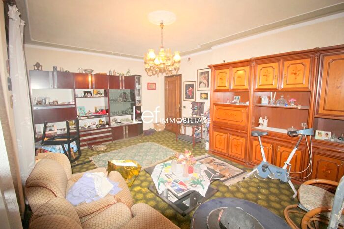 Casa con 7 locali in vendita in Vazzola