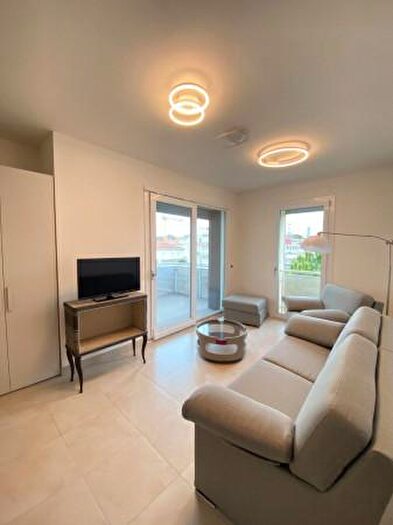 Appartamento trilocale in affitto in Viale Giuseppe Verdi, Riccione