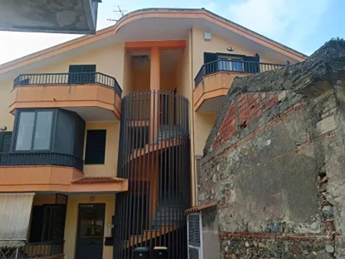 Appartamento con 5 locali in vendita in Via Michele Amari, Saponara