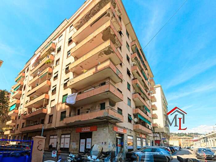 Appartamento trilocale in affitto in Via Canevari, Manin, Genova
