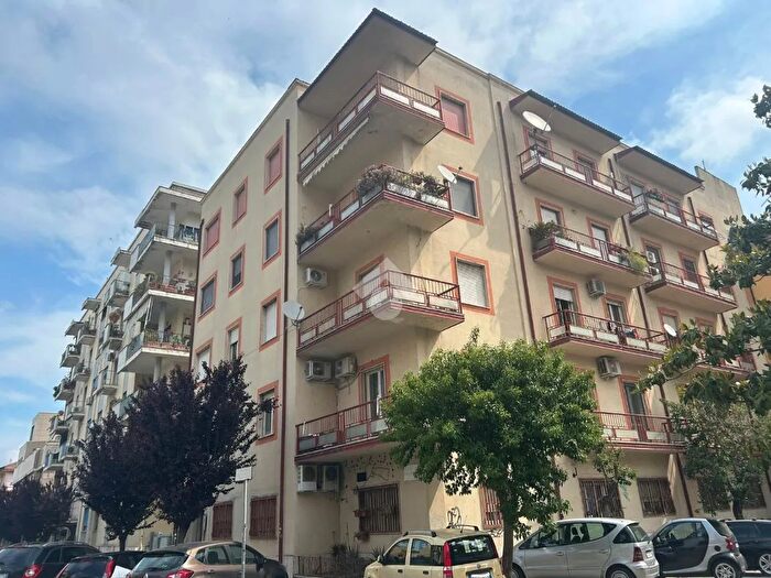 Appartamento con 5 locali in vendita in Via Giovanni Palatucci, Cosenza