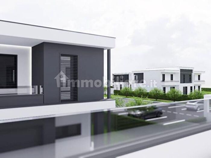 Casa quadrilocale in vendita in Reggio Emilia