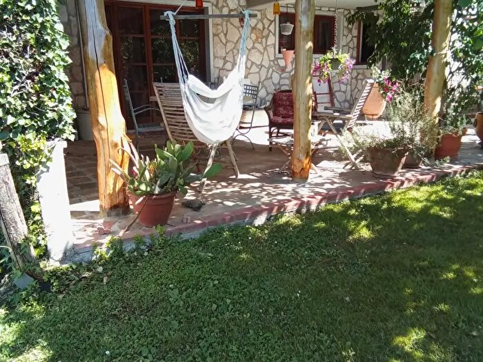 Casa con 7 locali in vendita in Carrara