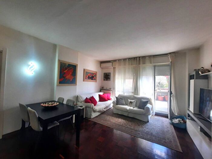 Appartamento trilocale in affitto in Via Pietro Nenni, Villaggio Ambrosiano, Segrate