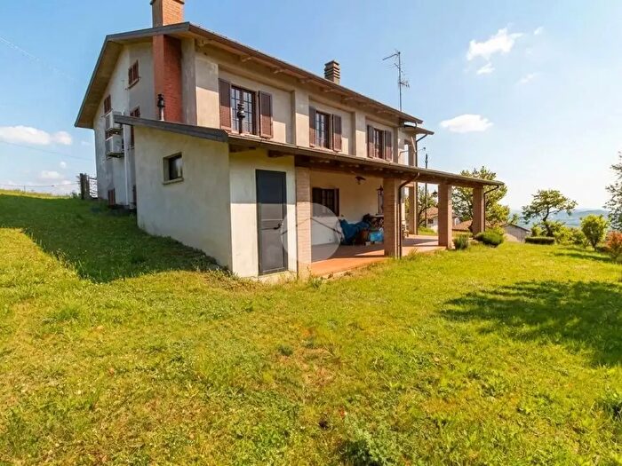 Casa quadrilocale in vendita in Str della Val Bardea, Tizzano Val Parma