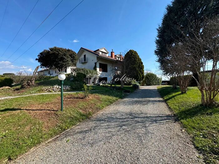 Appartamento trilocale in affitto in Via Meucci, Lentate Sul Seveso
