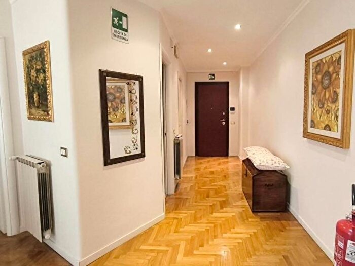 Appartamento trilocale in affitto in Viale delle Provincie, Bologna, Roma