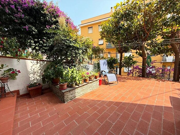 Appartamento con 5 locali in vendita in Via Pasquale Berghini, Genova