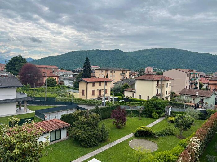 Appartamento con 5 locali in affitto in Sarnico