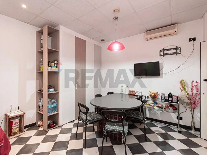 Appartamento con 7 locali in vendita in Via Giovanni Torti, Genova