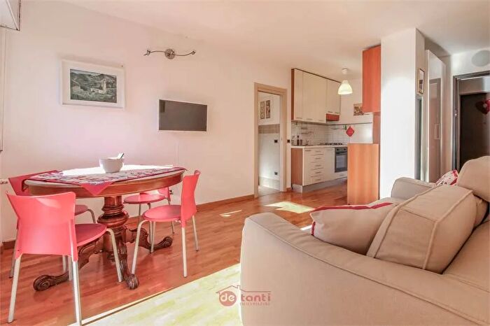 Appartamento trilocale in vendita in Via Andossi Madesimo So, Madesimo