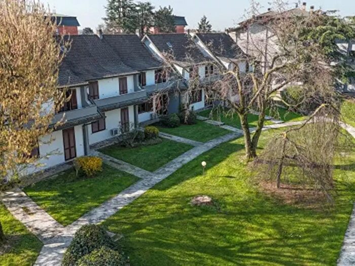 Casa quadrilocale in vendita in Via Cesare Battisti, Caravaggio