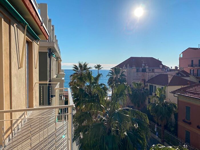 Appartamento in affitto in Via Diaz, Alassio