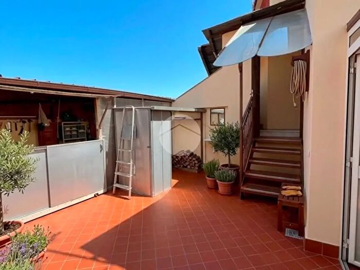 Casa con 5 locali in vendita in Via Piave, Cesa