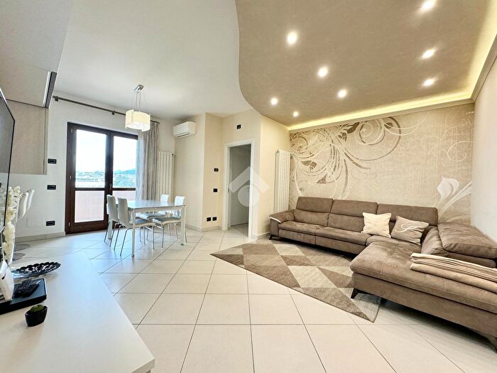 Appartamento trilocale in vendita in Via Bachelet, Viterbo