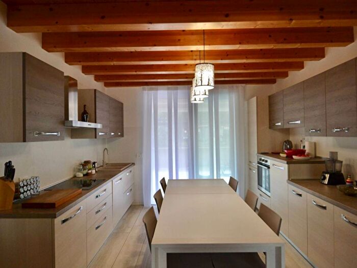Casa con 5 locali in affitto in Centro, Costabissara