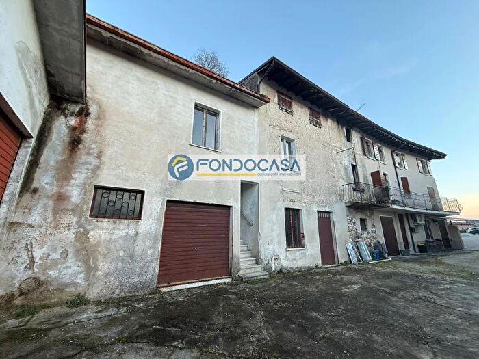 Casa trilocale in vendita in Via Aldo Meier, Puegnago Sul Garda
