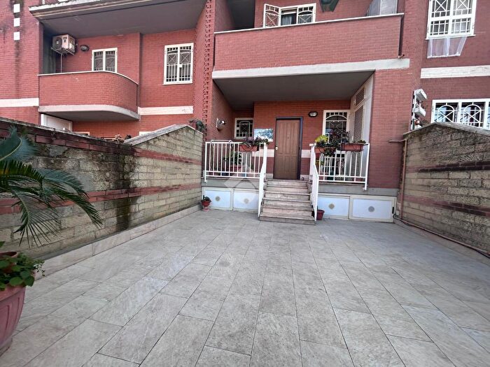 Casa con 7 locali in affitto in Viale Stefano dArrigo, Roma