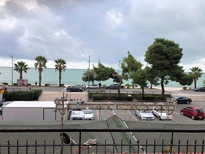 Appartamento trilocale in affitto in Via Niccoloso da Recco, Catanzaro