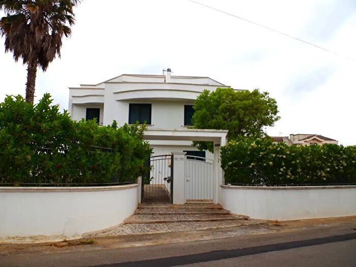 Casa quadrilocale in vendita in Corso Cesare Vergine G, Tuglie