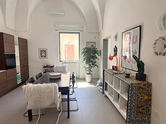 Casa con 6 locali in vendita in Via IV Novembre, Trepuzzi