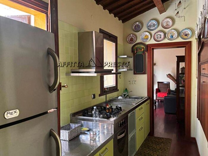 Appartamento trilocale in affitto in VIA CAIROLI, Centro Storico, Forlì