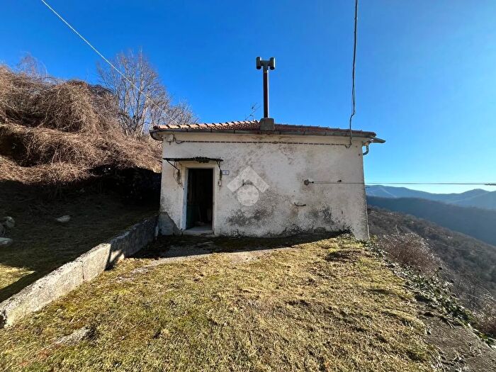 Casa quadrilocale in vendita in Località Porcile, Valbrevenna