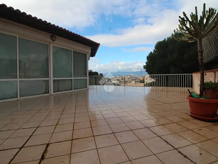 Appartamento con 5 locali in vendita in Via Vallone Mariannazzo, Reggio Calabria