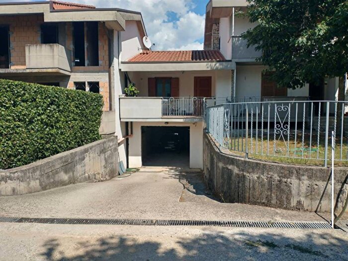 Casa trilocale in affitto in Via Morolense, Centro, Supino
