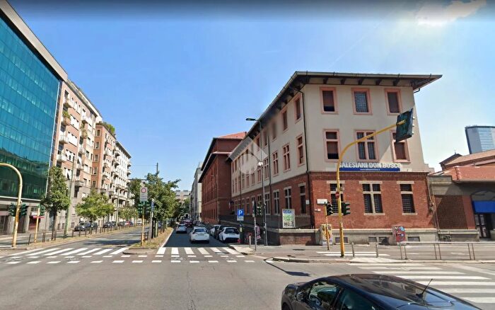 Appartamento bilocale in vendita in Via Tonale, Milano
