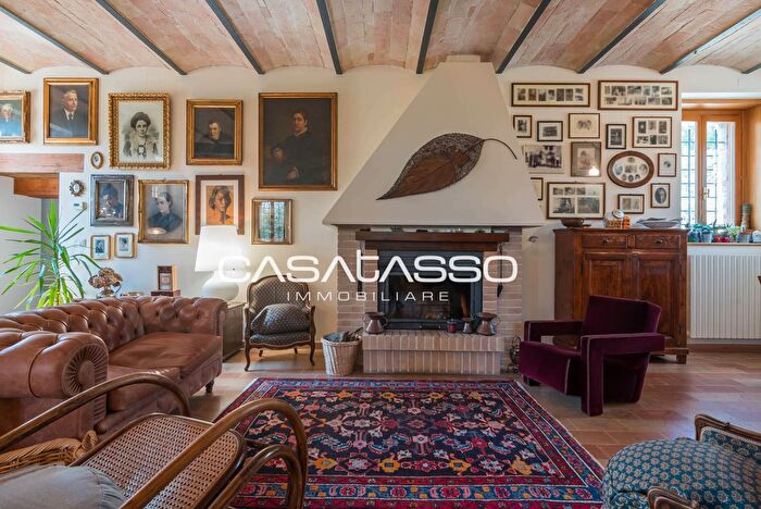 Casa con 12 locali in vendita in Contrada Santa Croce, Recanati