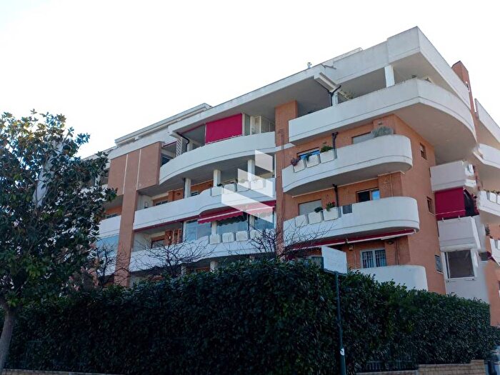 Appartamento trilocale in affitto in Viale Gianluigi Bonelli, Mezzocammino, Roma