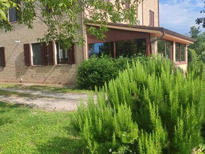 Casa con 5 locali in vendita in Contrada Piane di Chienti, Civitanova Marche