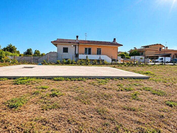 Casa in vendita in Via Beato Padre Pio, Ponserico Cretarossa, Nettuno