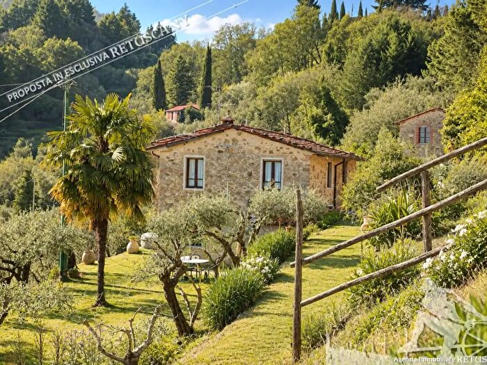 Casa con 15 locali in vendita in Località Ronco, Pescaglia