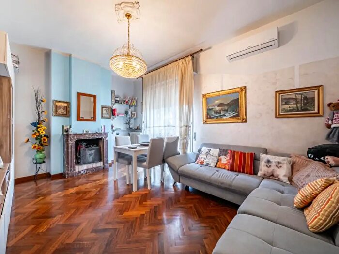 Appartamento trilocale in vendita in Via Marsala, Reggio Emilia