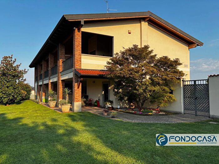 Casa con 7 locali in vendita in Via del Molino, Cologne