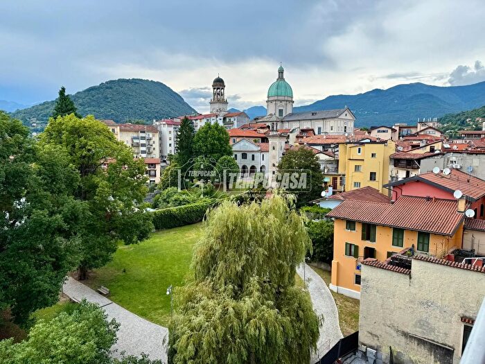 Appartamento trilocale in vendita in Via San Vittore, Verbania
