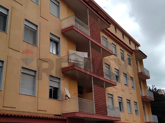 Appartamento con 6 locali in vendita in Via Stesicoro, Ragusa