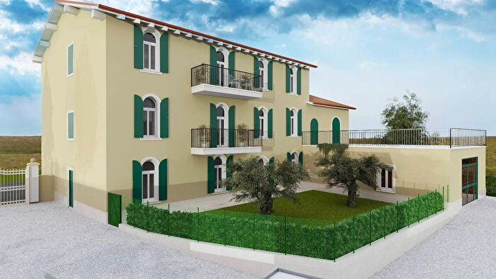 Appartamento quadrilocale in vendita in Via Casaletto, Verona