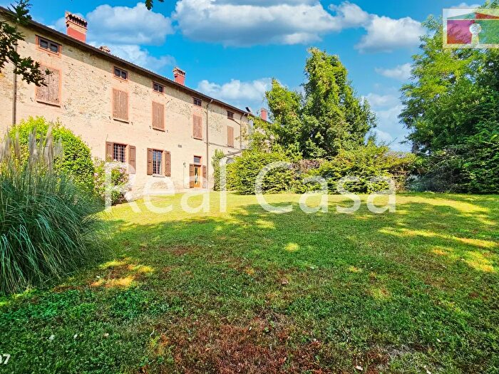 Casa con 11 locali in vendita in Via Abetone Superiore, Maranello