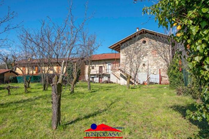 Casa con 6 locali in vendita in Villar San Costanzo