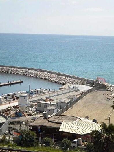 Appartamento trilocale in affitto in Borghetto Santo Spirito