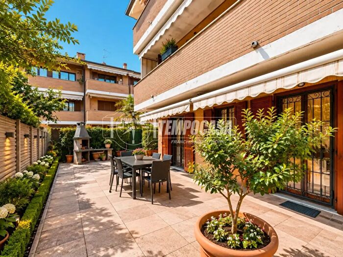 Appartamento trilocale in vendita in Via Adamello, Cesano Maderno